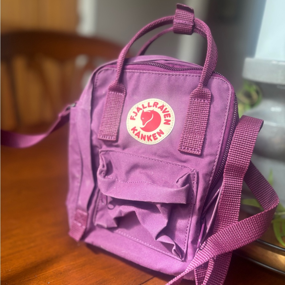 Fjallraven Crossbody Bag in Plum
